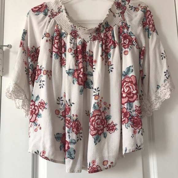 Coco + Jaimeson Off The Shoulder Top Size Medium - Picture 3 of 7